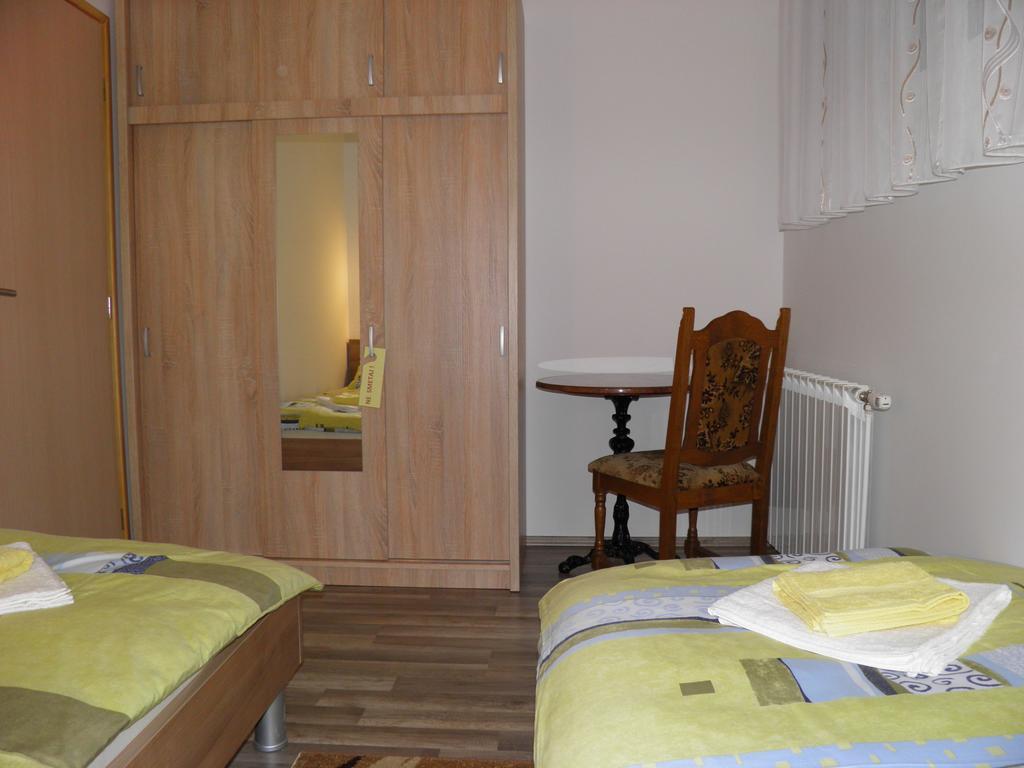 Apartman Marko Ogulin Extérieur photo